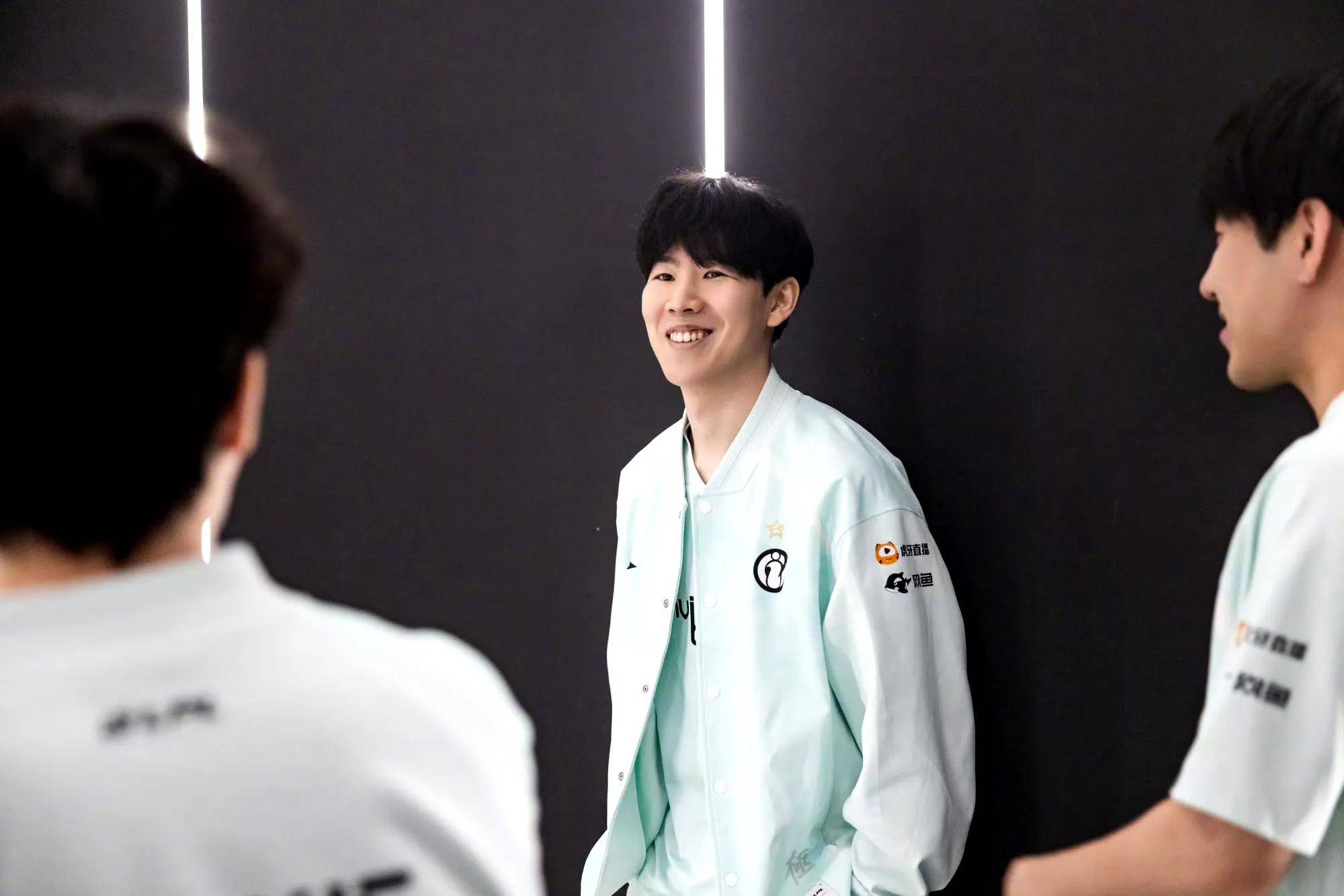 通过引进新 通过引进新